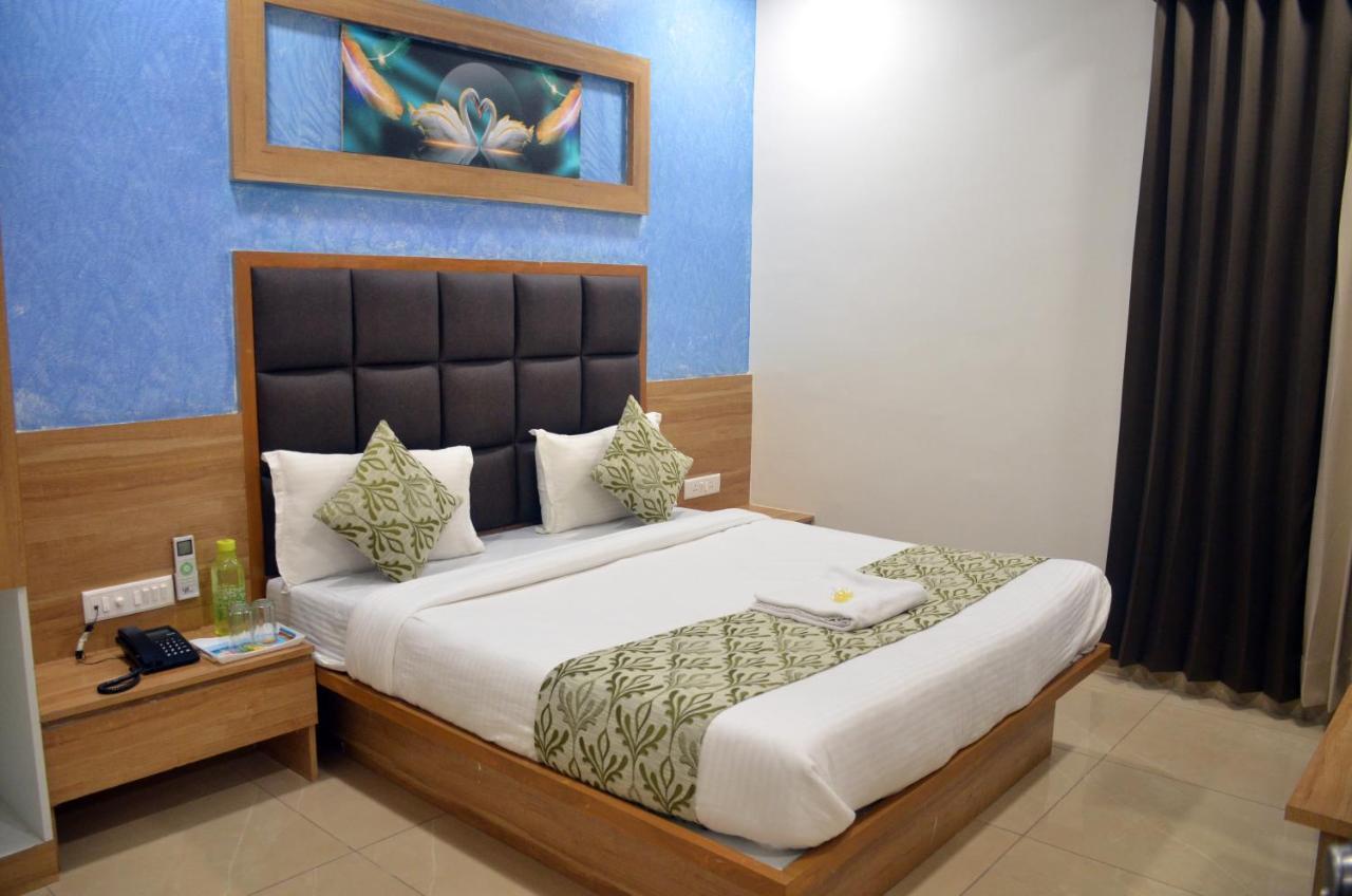 Hotel Newyork Inn Ānand 외부 사진