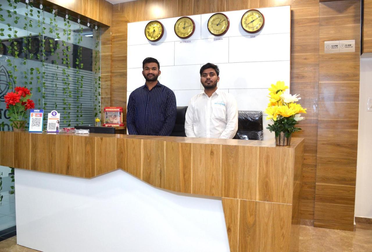Hotel Newyork Inn Ānand 외부 사진