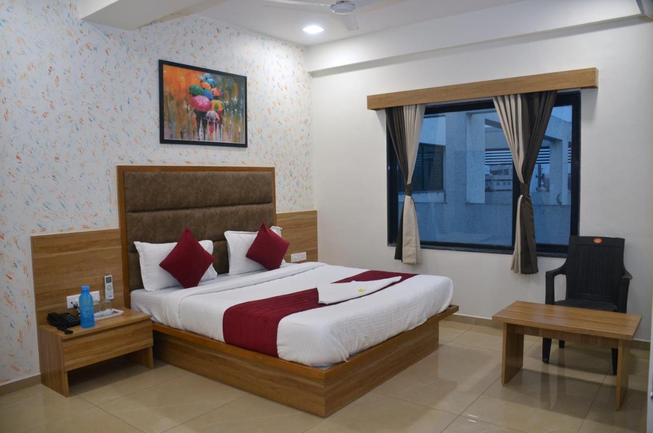 Hotel Newyork Inn Ānand 외부 사진