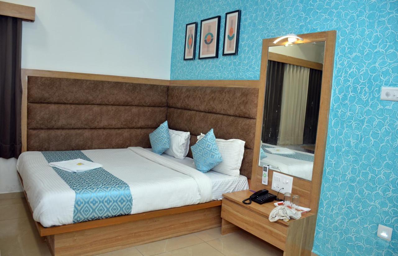 Hotel Newyork Inn Ānand 외부 사진