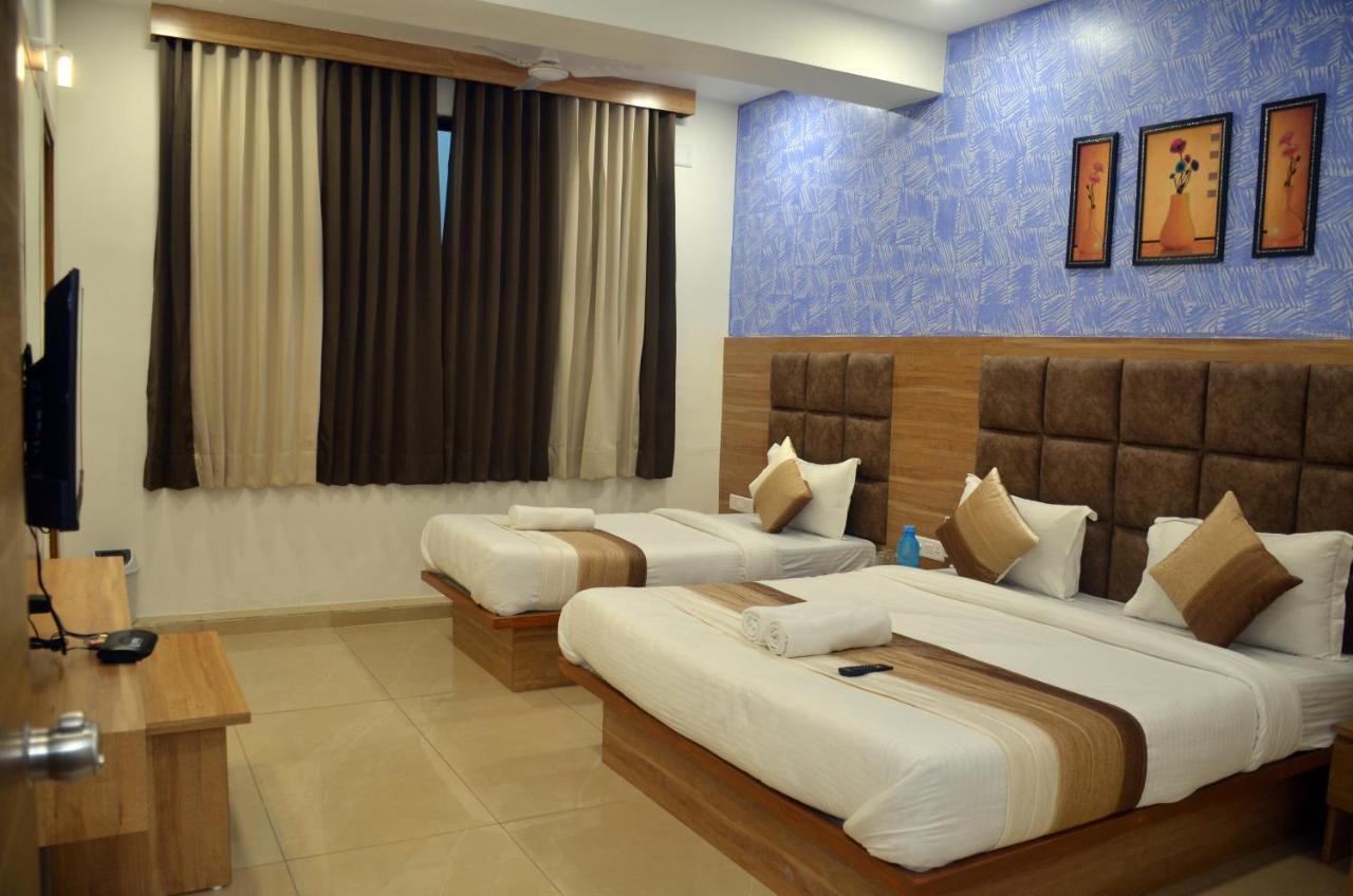 Hotel Newyork Inn Ānand 외부 사진