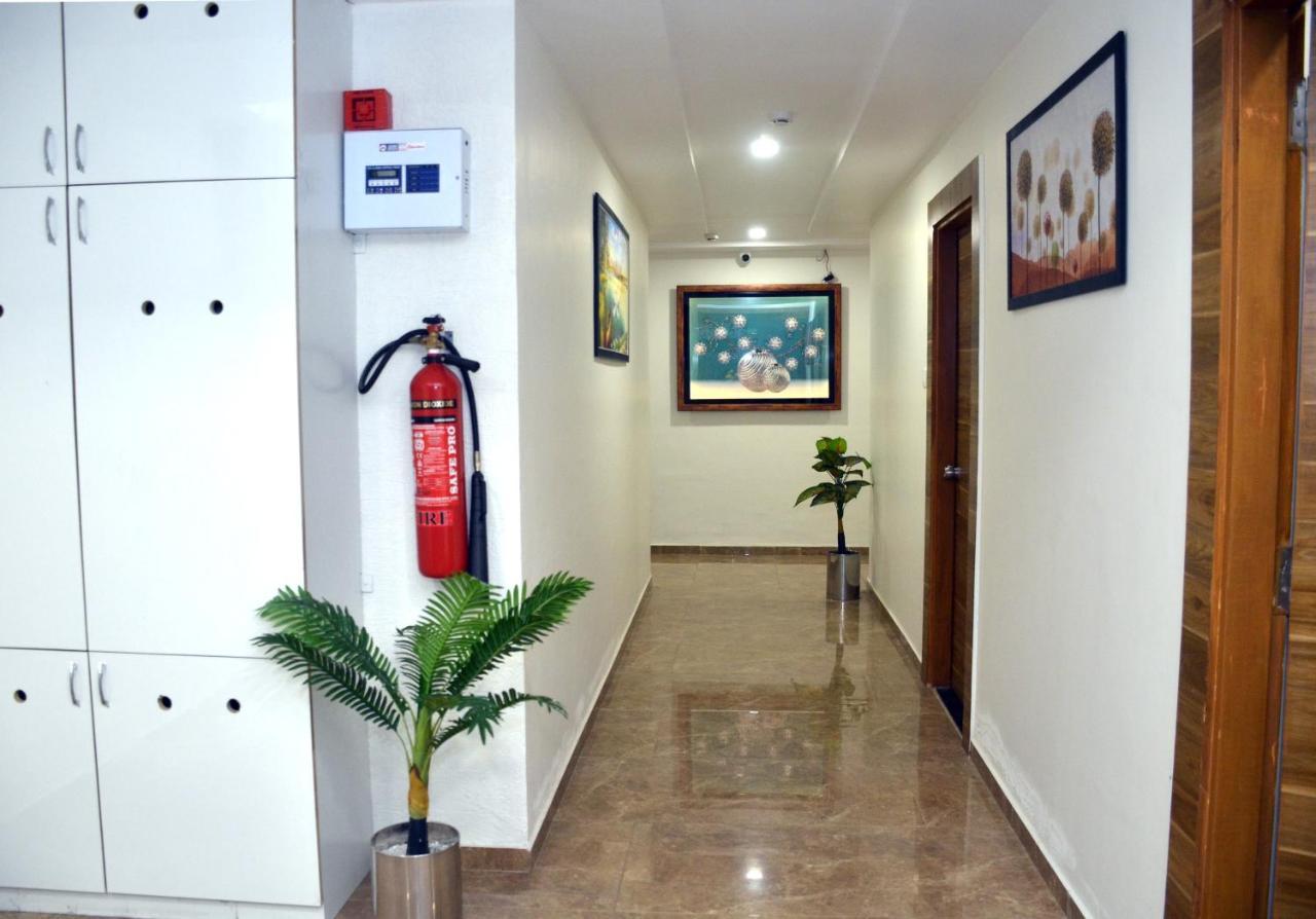 Hotel Newyork Inn Ānand 외부 사진
