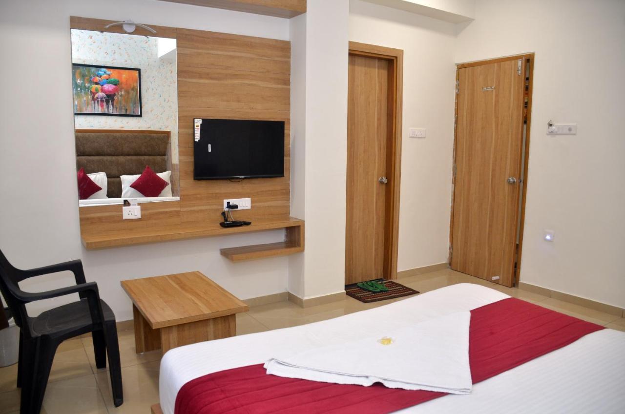 Hotel Newyork Inn Ānand 외부 사진